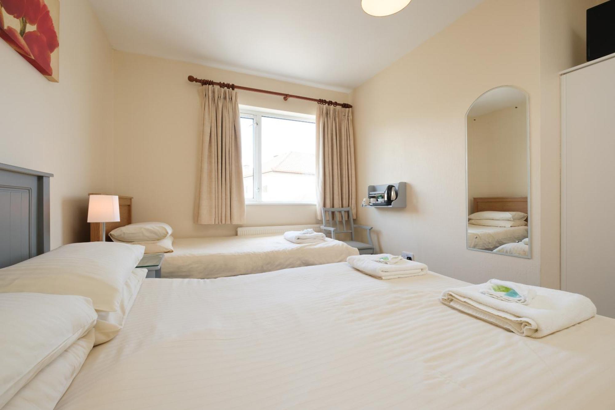 Four Seasons B&B Galway Buitenkant foto