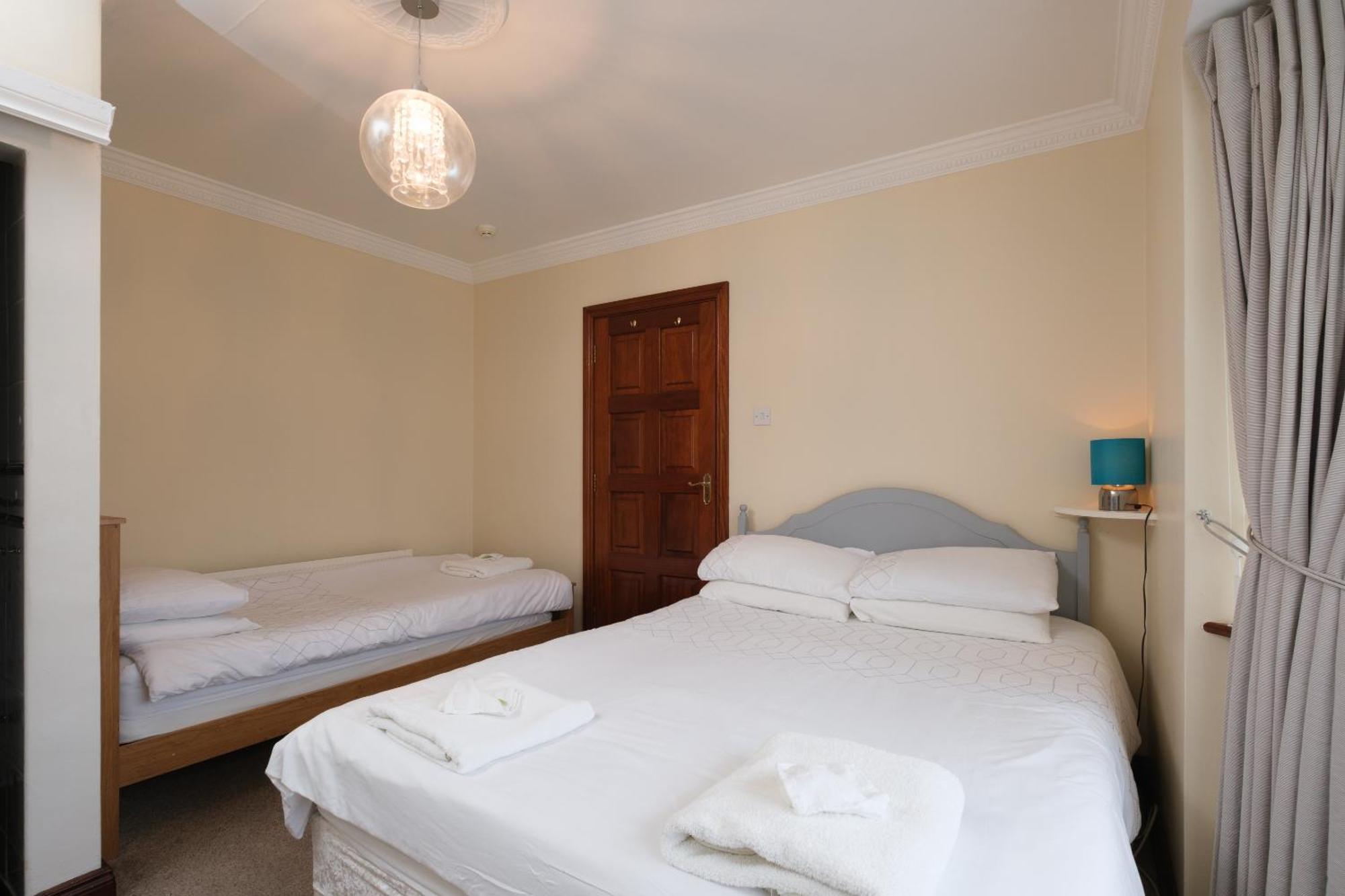 Four Seasons B&B Galway Buitenkant foto